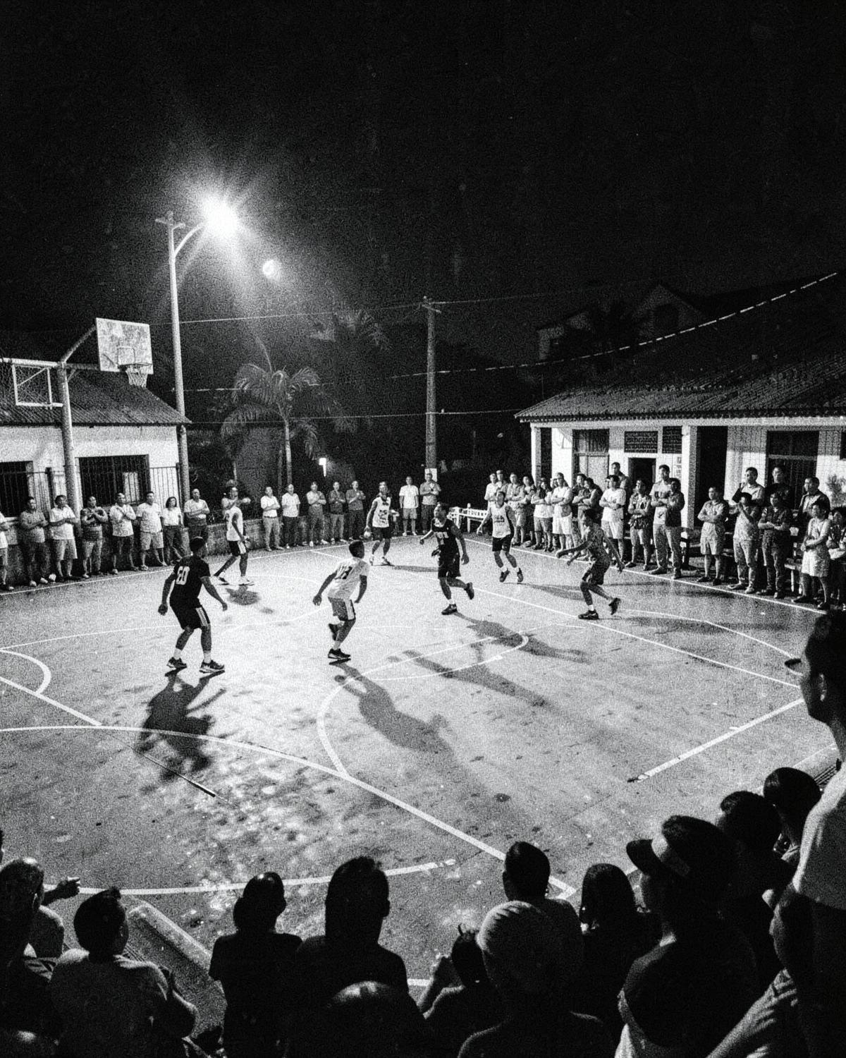 Playing sport in Manila at night